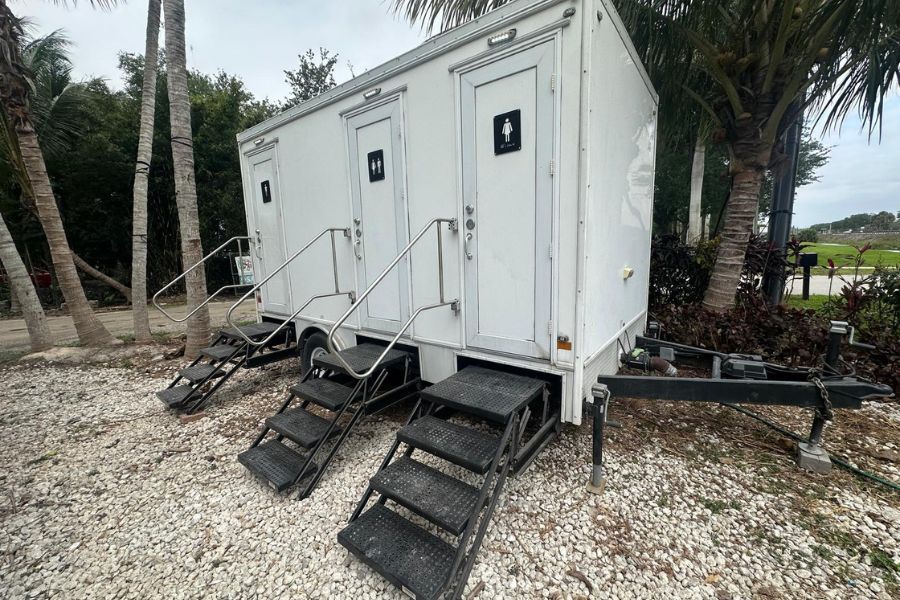 YML Portable Restrooms - Luxury restroom trailers in Miami, Florida