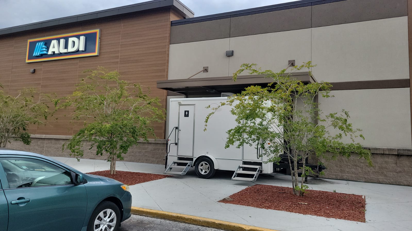 rental of luxury trailers during restroom remodels of supermarkets