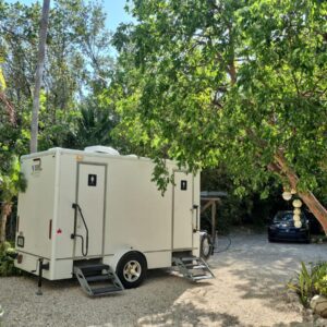 High-end luxury restroom trailer for long-term construction and retail project in Florida – YML